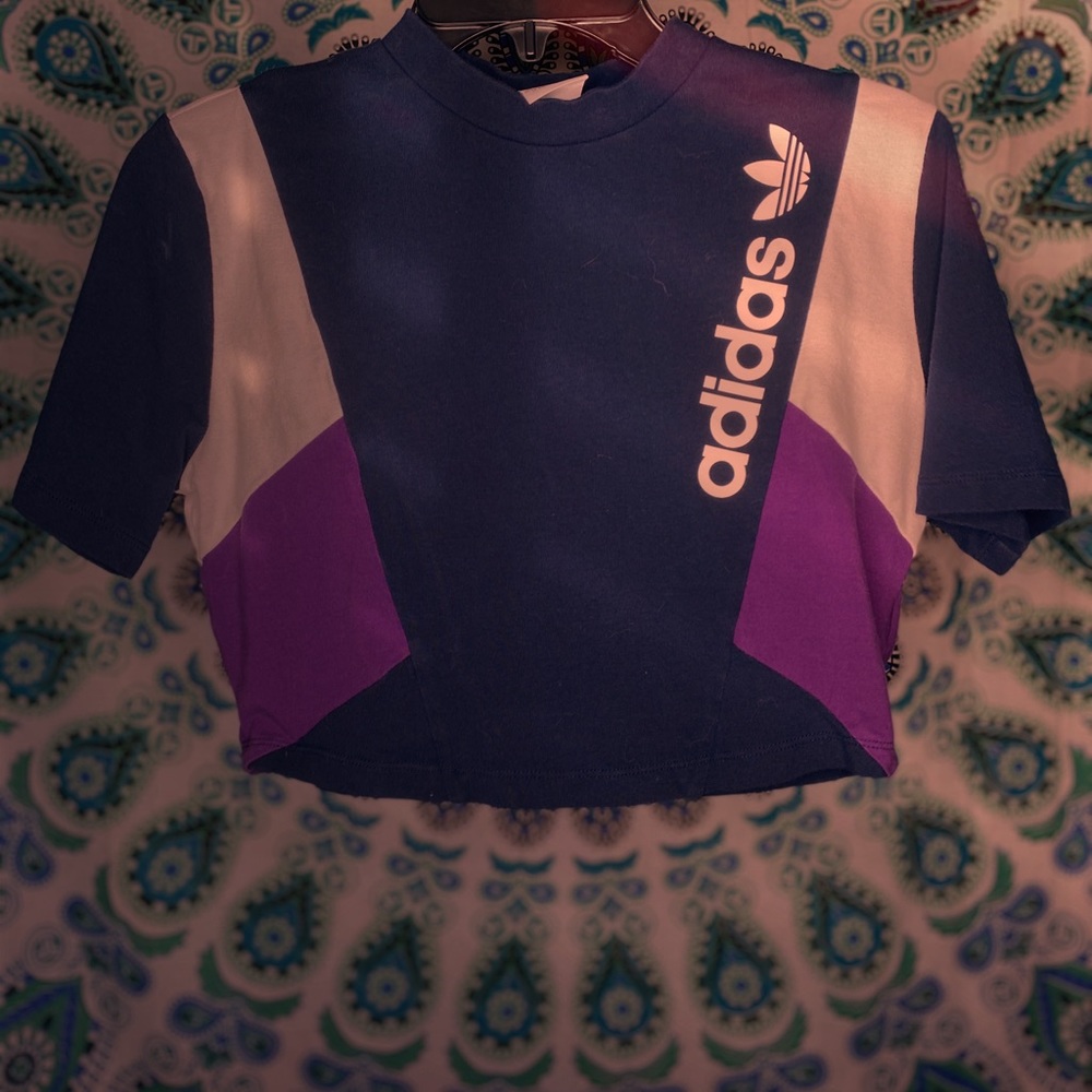Rare adidas crop top🪐✨